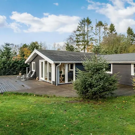 Holiday home Eli - 1-4km From The Sea In Ne Jutland By Interhome Hals