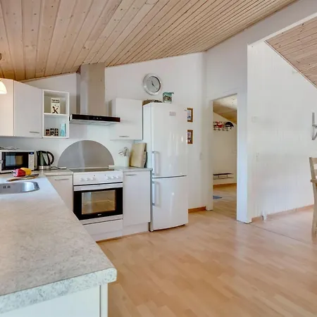Eli - 1-4km From The Sea By Interhome Hals